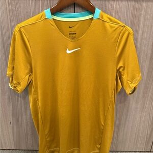 🚨Nike Court Tennis Tee - Men’s Medium🚨